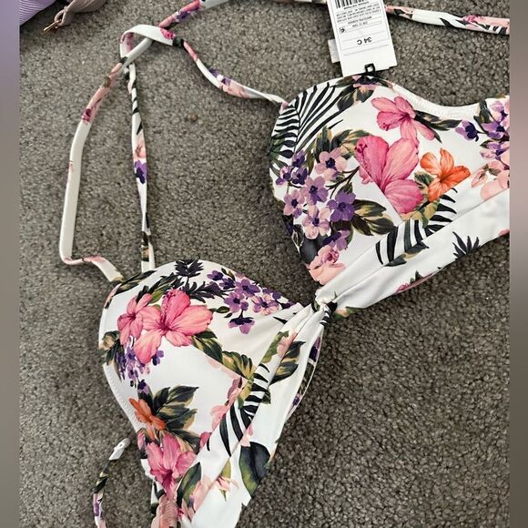 Shade and Shore Lightly Lined Underwire Twist Front Plunge Bikini NWT Fl… - Picture 6 of 14